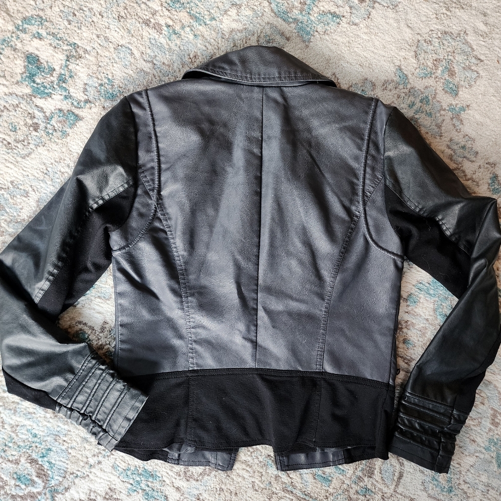 Gray jacket - Picture 5 of 5